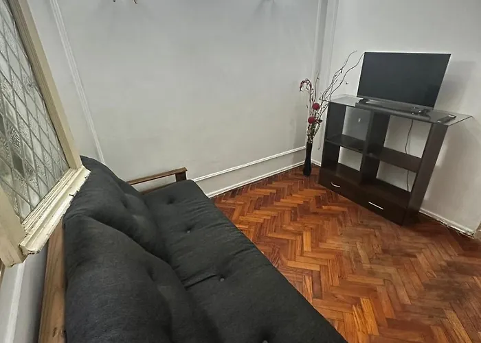Departamento 2 Ambientes Con Amplia Sala En El Centro